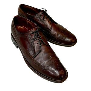 Vintage Men's Brown Leather Wing Tip Shoes Made In USA Circa 1970s Size 11